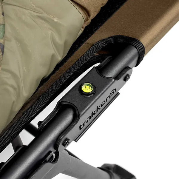 Trakker RLX 6 Leg Camo System Spirit Level on Frame